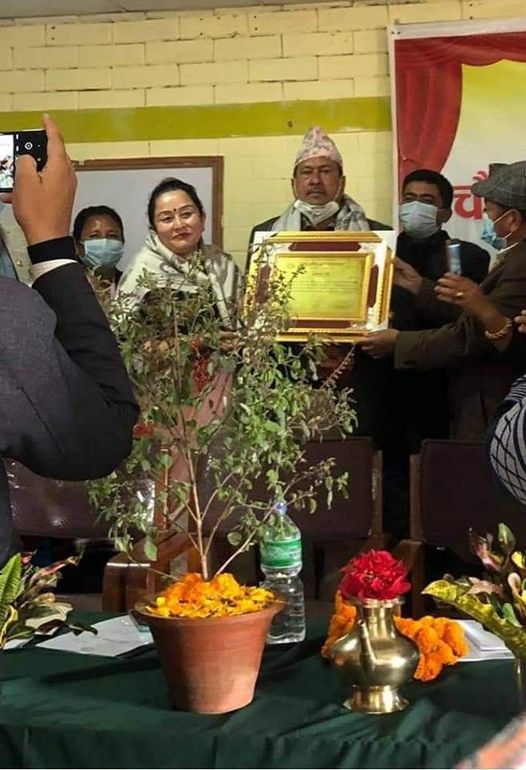 शिवपुरी गाउँपालिकालाई प्रशंसा पत्र प्रदान