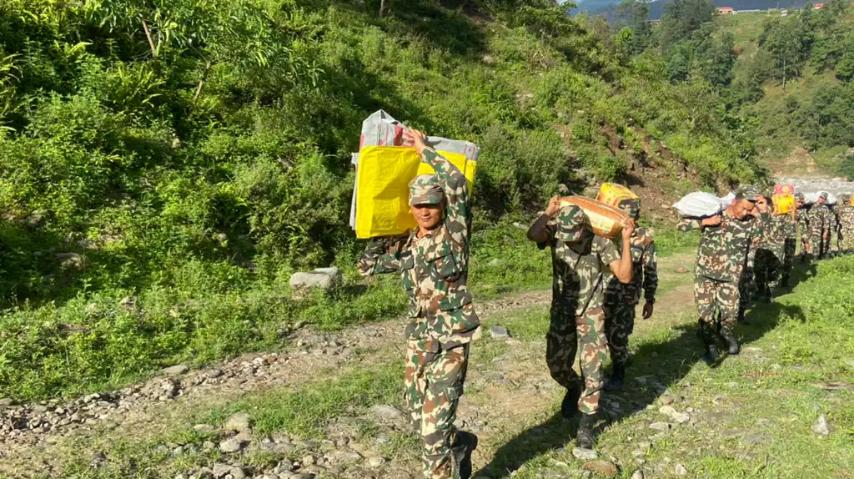 उद्धार तथा राहत वितरण कार्यमा नेपाली सेनाले सक्रिय