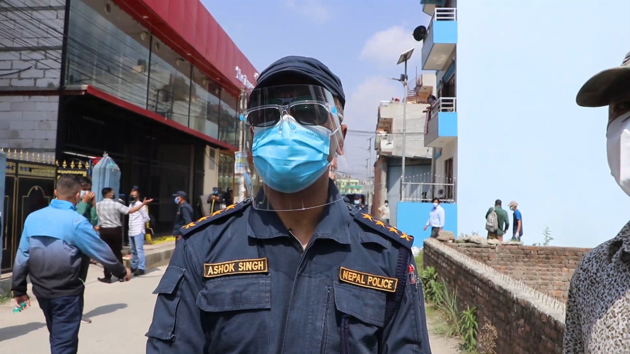 बौद्धस्थित नयाँबस्तीमा आधा जलेको अवस्थामा मानिसको खुट्टा भेटिएको छ