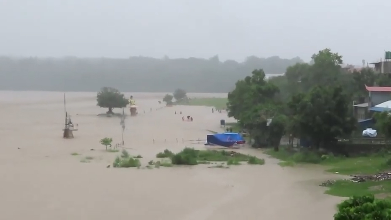 नारायणीमा पानीको बहाव उच्च