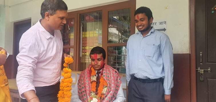 एमबीबीएस प्रवेश परीक्षामा सर्वोकृष्ट अङ्क ल्याउने विद्यार्थीलाई सम्मान