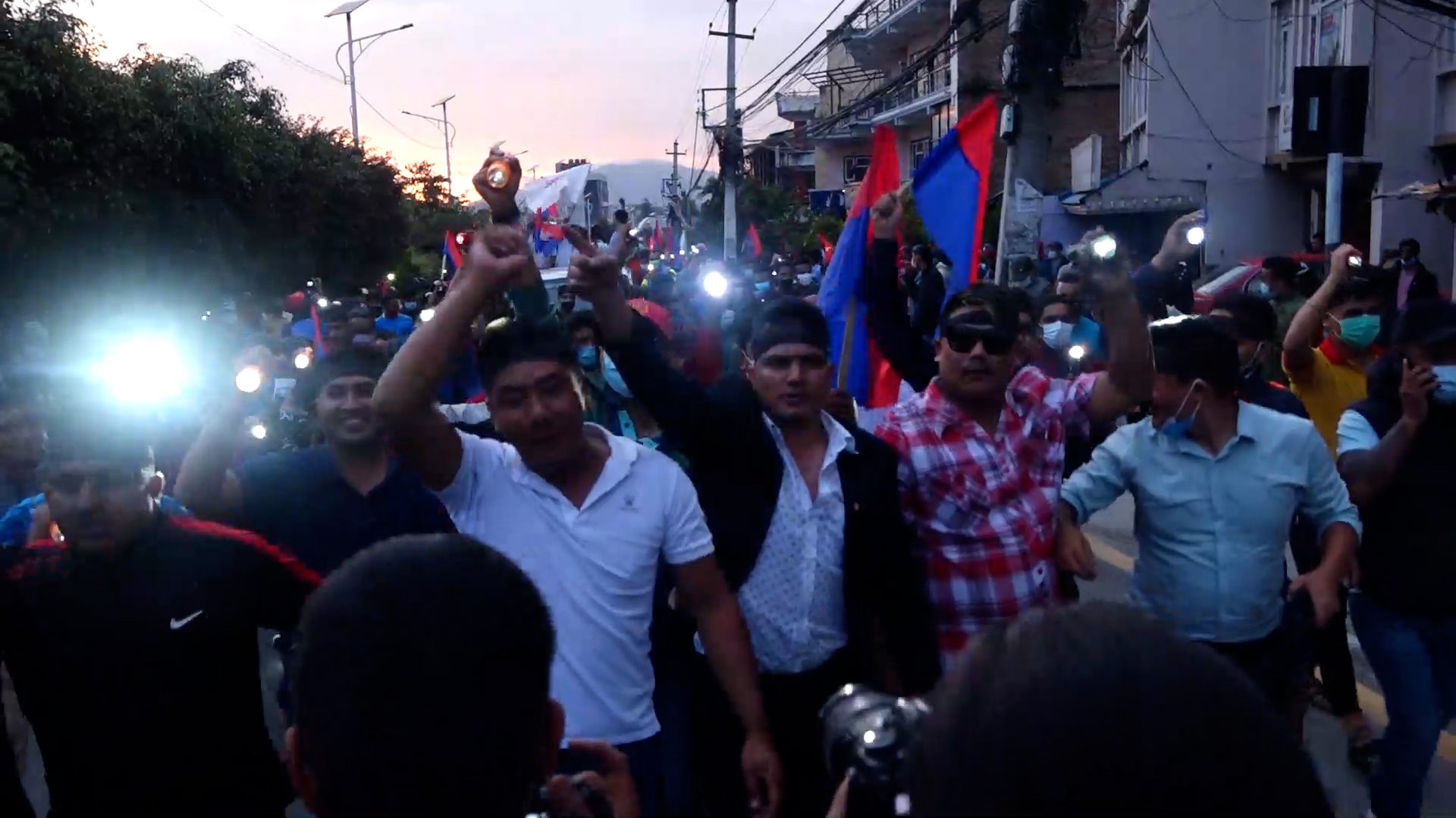 सरकार कहाँ छ भन्दै युवा संघद्धारा टर्च र्याली